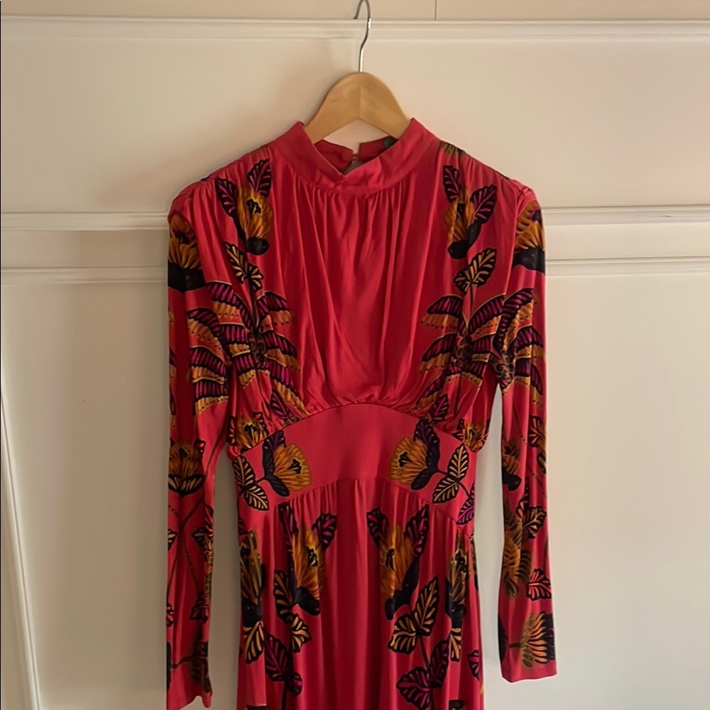 FARM Rio Red Sheath Dress with Mandarin Collar
And Jimmy Choo slides